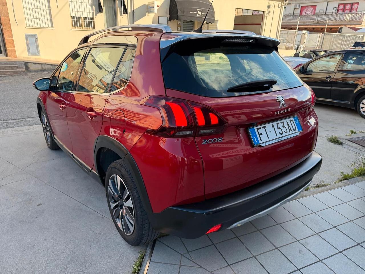 Peugeot 2008 BlueHDi 100 ALLURE