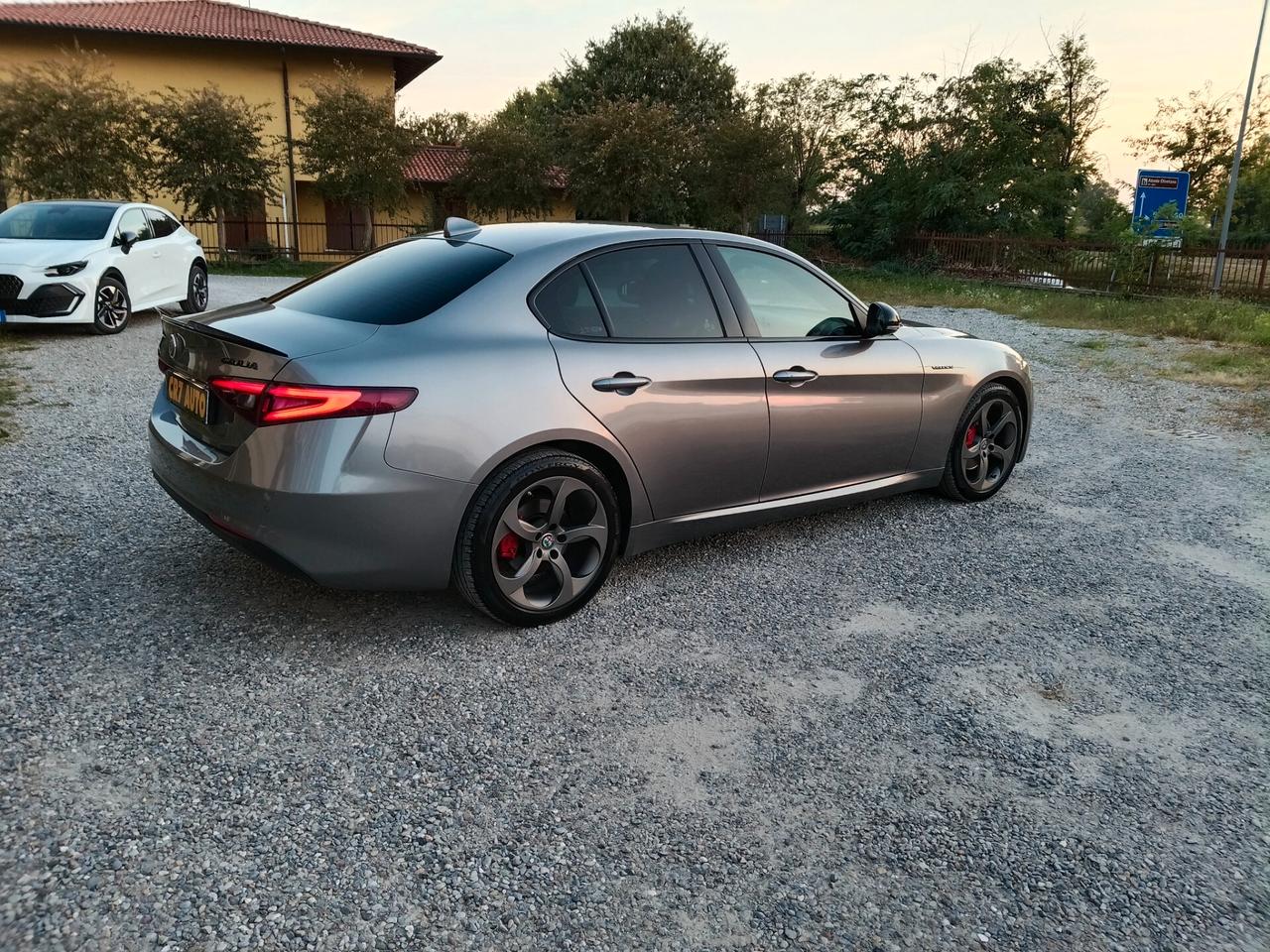 Alfa Romeo Giulia 2.2 Turbodiesel 160 CV VELOCE