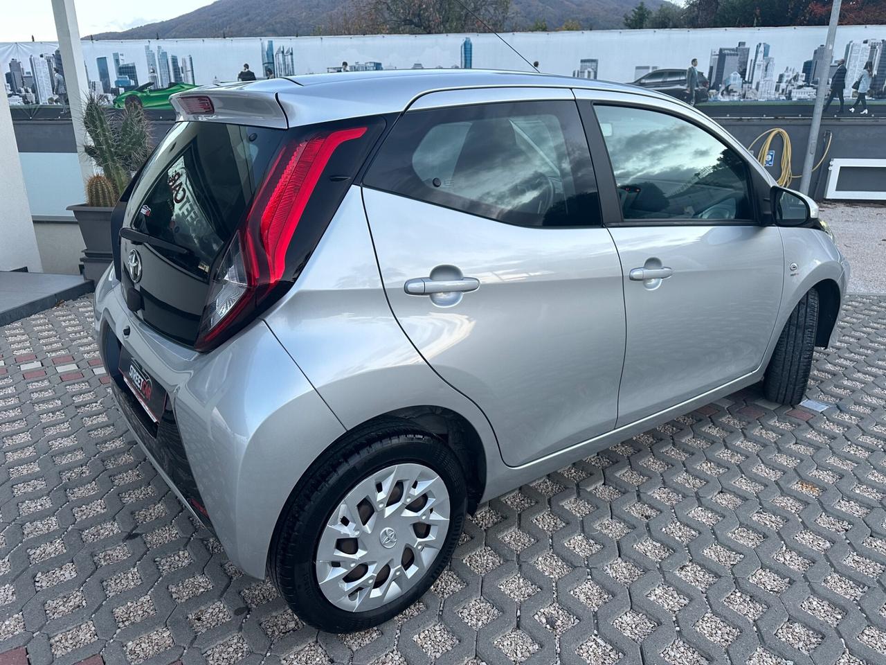 Toyota Aygo 1.0 VVT-i 72 CV 5 porte x-cool