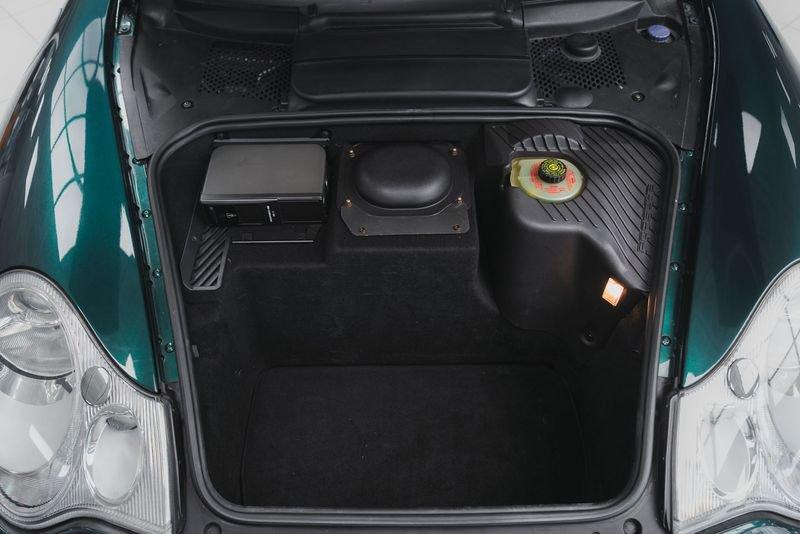 Porsche 911 PORSCHE 911 996 CARRERA 4