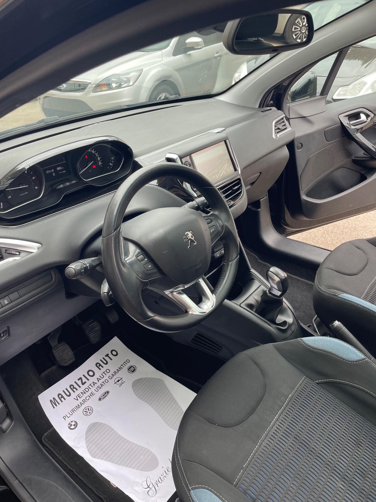 Peugeot 208 1.4 HDi 68 CV 5 porte Allure tetto nav gomme nuove