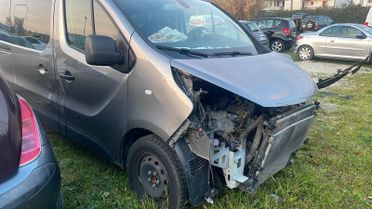 SINISTRATO Opel Vivaro 1.6 BiTurbo S&S Eco 9 posti