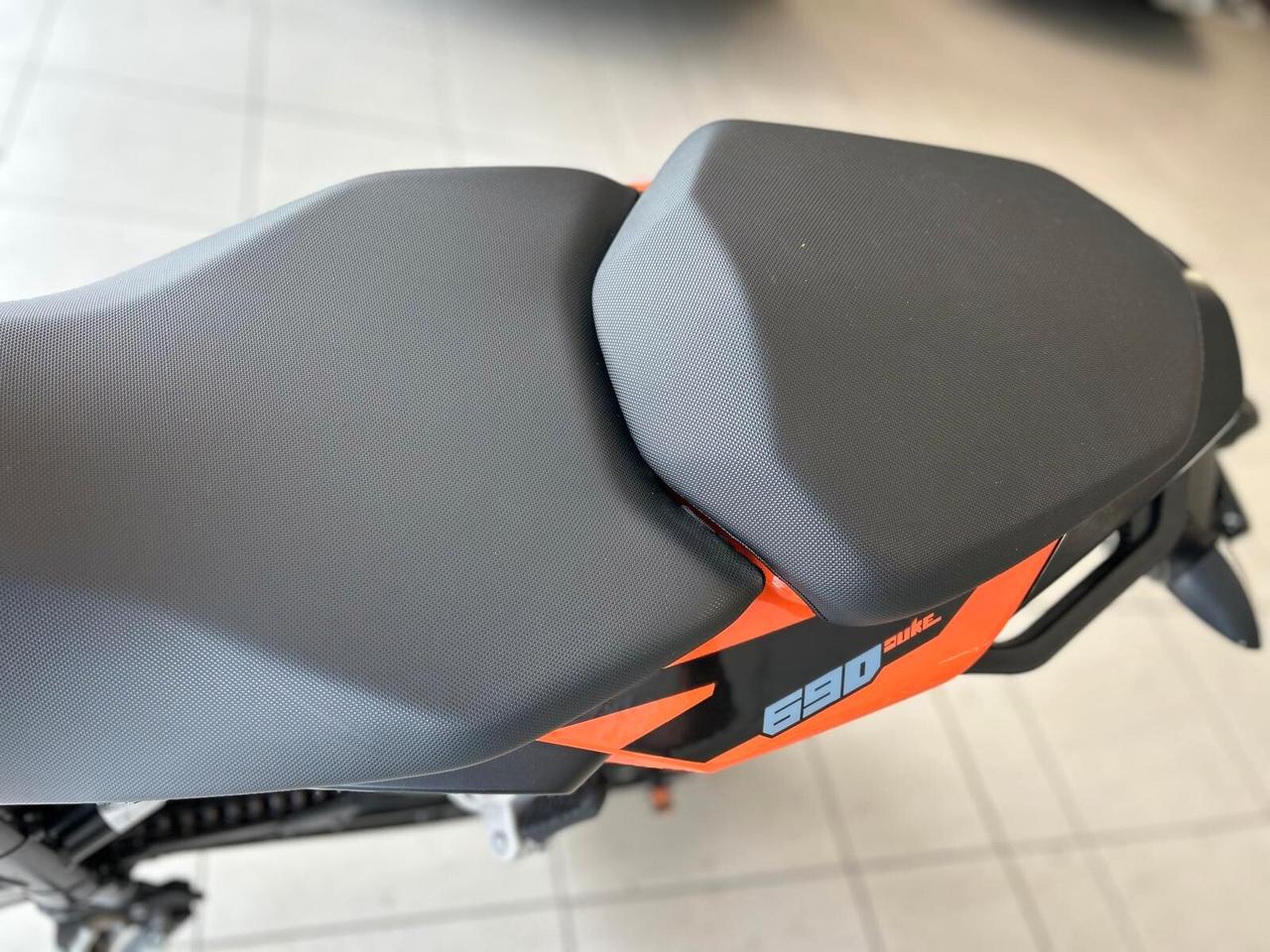 Ktm 690 Duke 73 cv ABS
