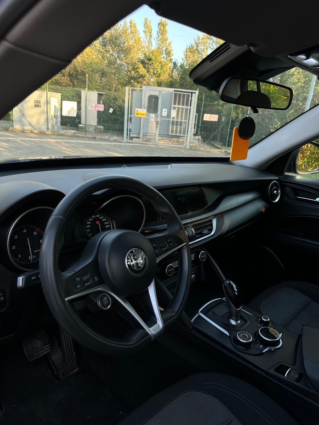 Alfa Romeo Stelvio 2.2 Turbodiesel 180 CV AT8 Q4 Business