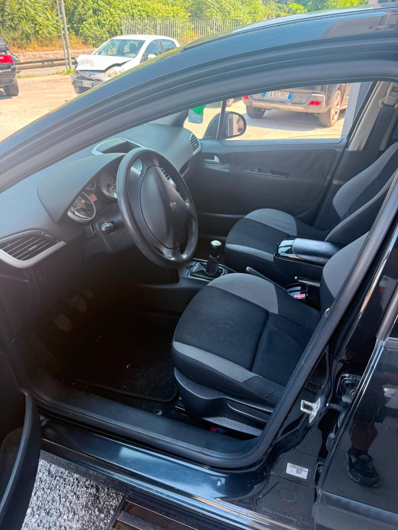 Peugeot 207 1.4 HDi 70CV 5p. ONE Line