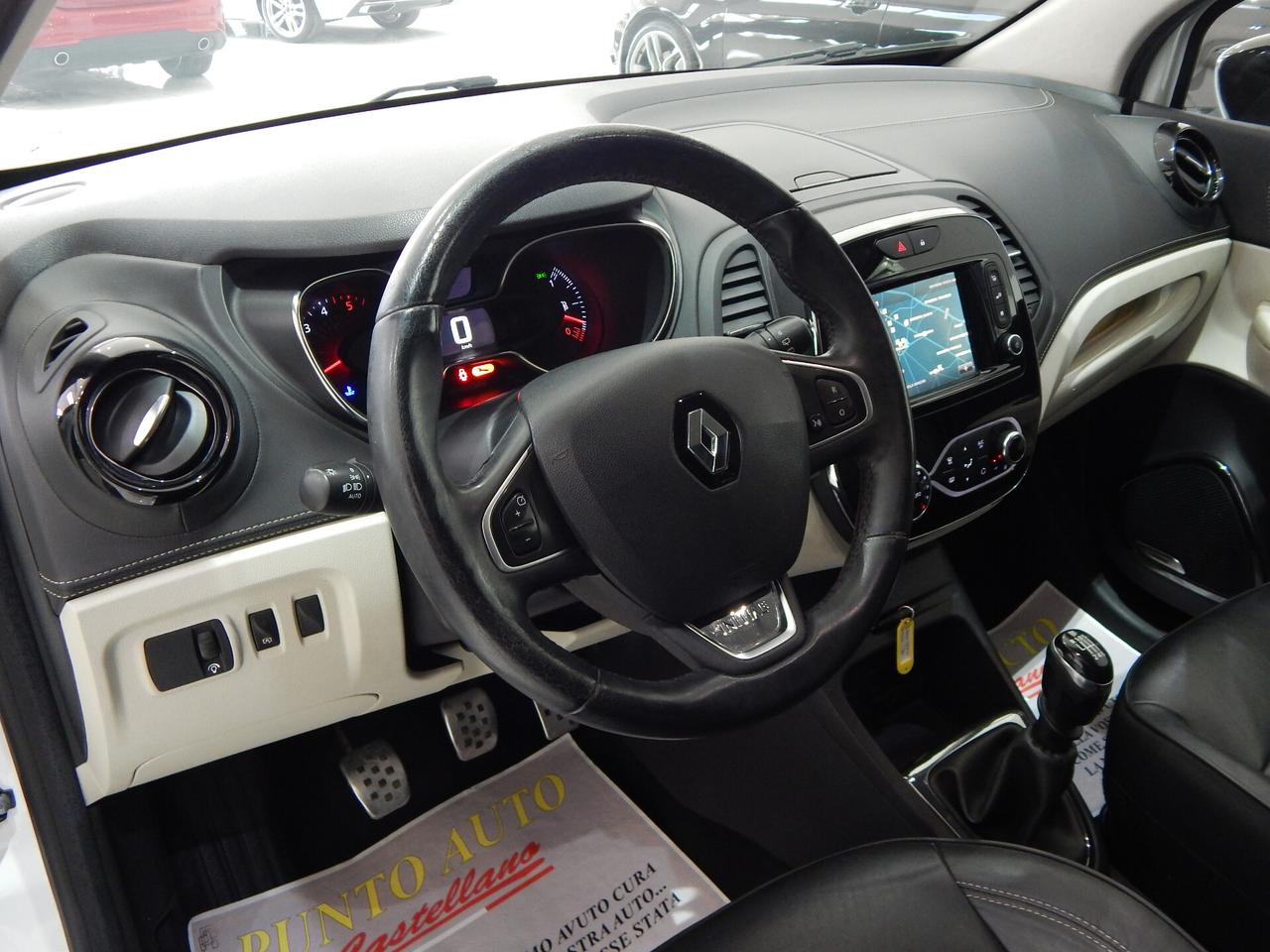 Renault Captur 1.5 dci Initiale Paris 110cv NAVI-PELLE-PARK-LED