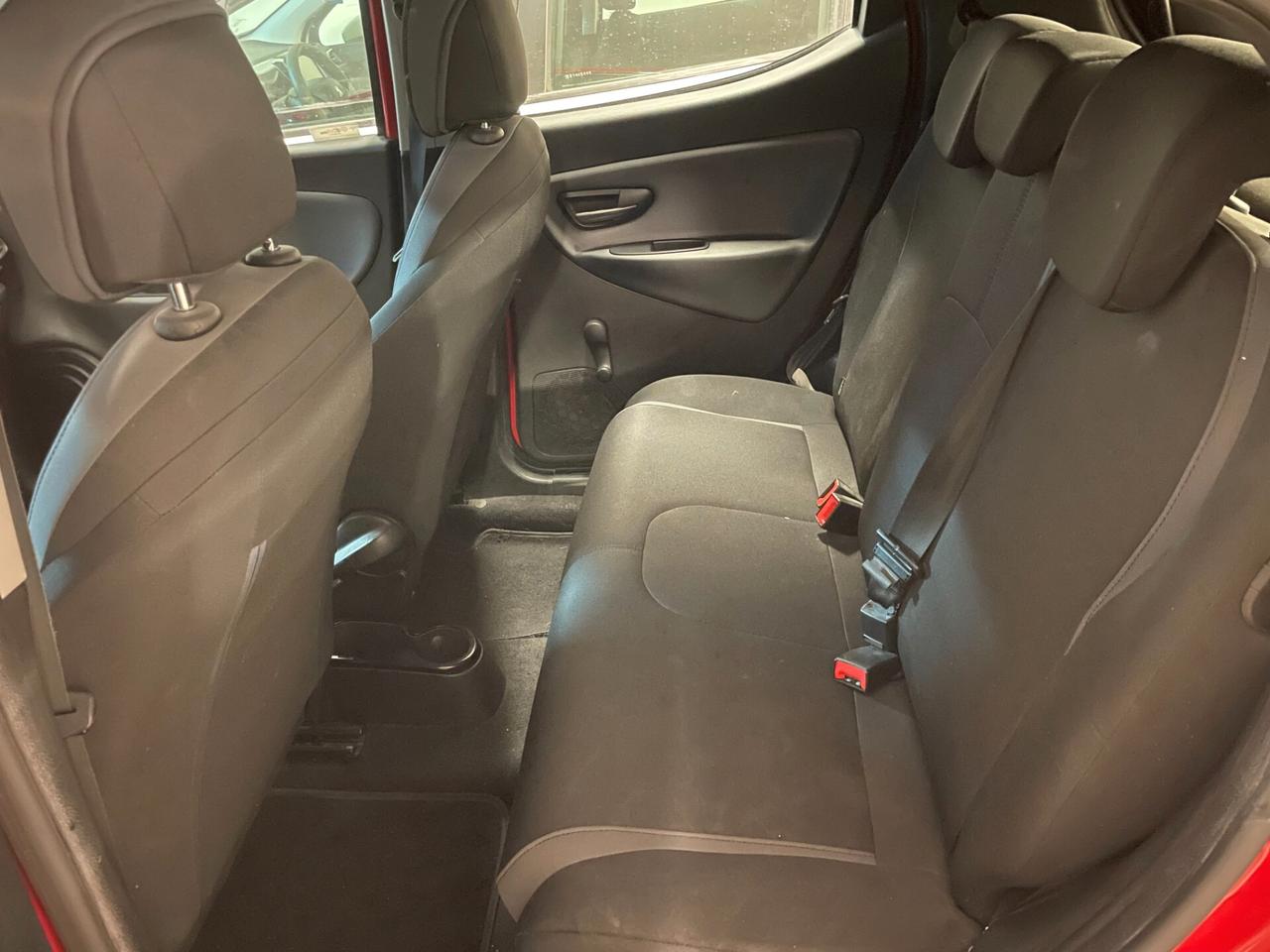 Lancia Y Ypsilon 1.2 Silver Tagliandata Distribuzione Neopatentati