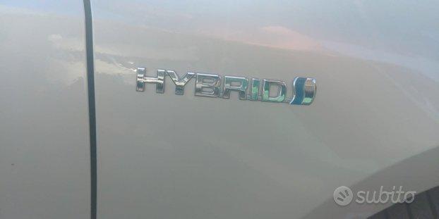 TOYOTA COROLLA HBRID 98cv NEO PATENTATI APPLE CAR PLAY BLUETOOTH CRUISE CERCHI MULTIFUNZIONE
