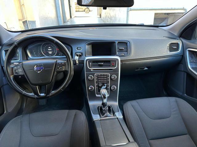 VOLVO V60 D2 Geartronic Momentum