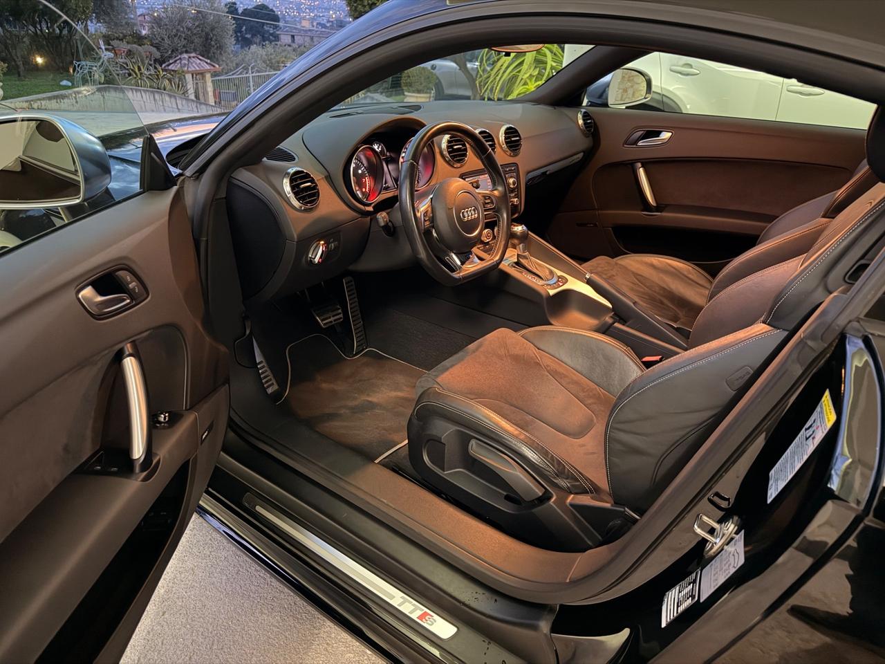 Audi TT TTS Coupé 2.0 TFSI 272 cv