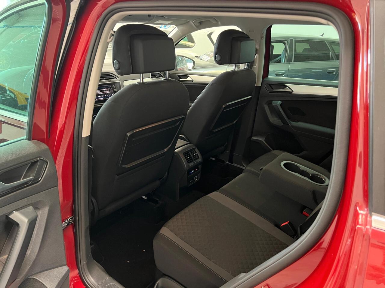 Volkswagen Tiguan 2.0 TDI SCR DSG 4MOTION Business BMT