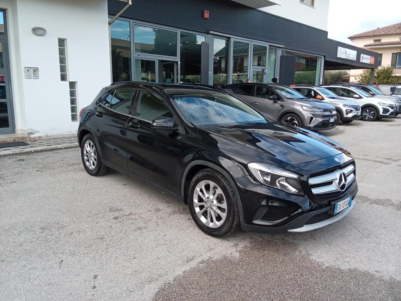MERCEDES GLA 200D PREMIUM MAN MY14 5P