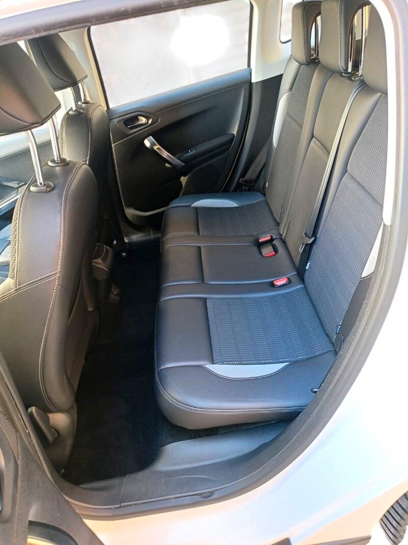 PEUGEOT 2008 1° serie 1.6 e-HDi 92 CV Stop&Sta...