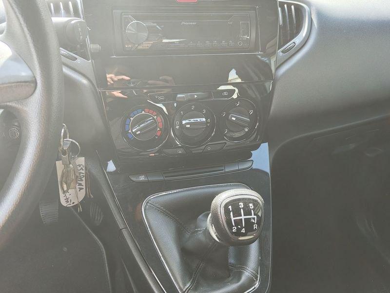 Lancia Ypsilon Ypsilon 1.2 69 CV 5 porte S&S Silver