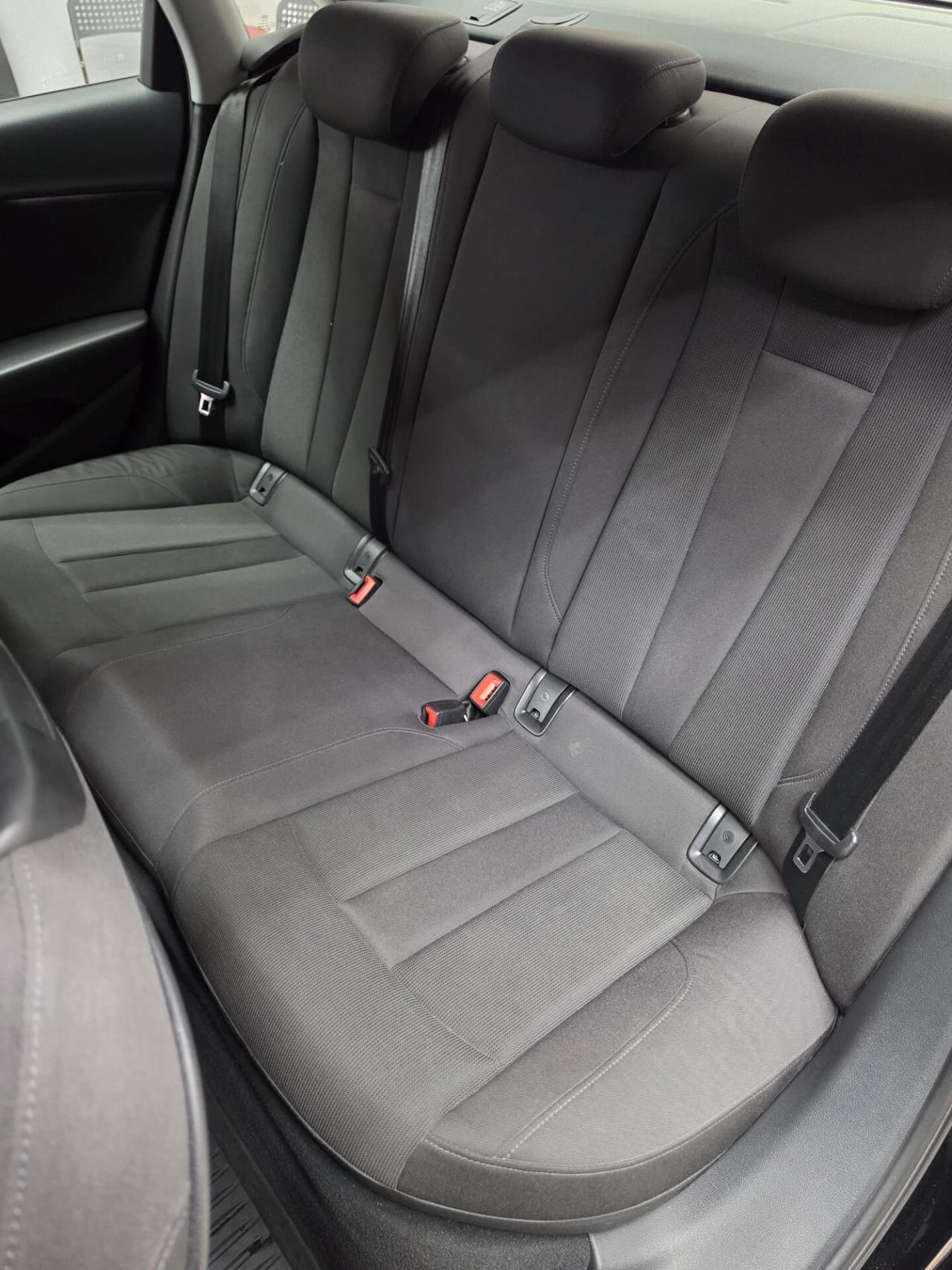 Audi A4 2.0 TDI 122 CV Business Sport