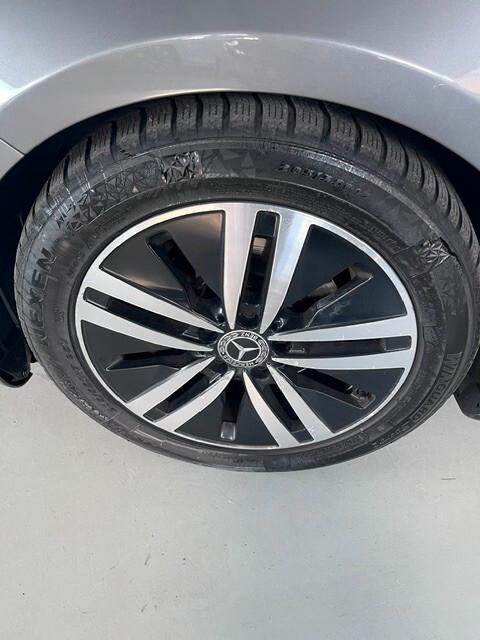 Mercedes-benz A 180 d AUTOMATIC BUSINESS PELLE + PACCHETTO LUCI INTERNO