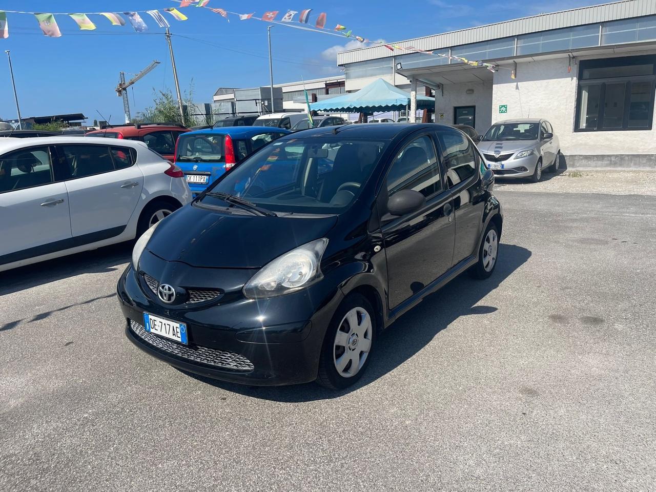 Toyota Aygo 1.0 12V VVT-i 5 porte Sol