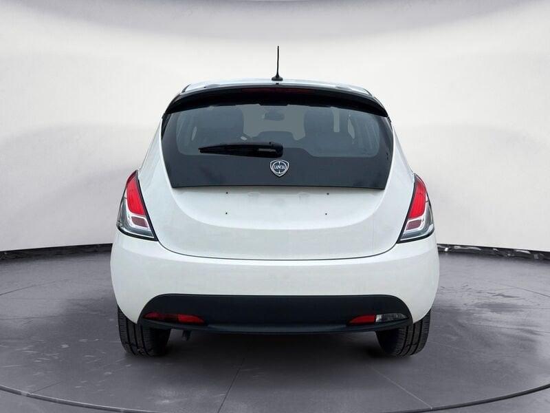 Lancia Ypsilon 1.0 FireFly 5 porte S&S Hybrid Oro