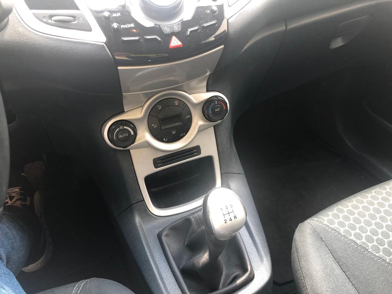 Ford Fiesta 1.4 TDCi 70CV 5 porte Titanium