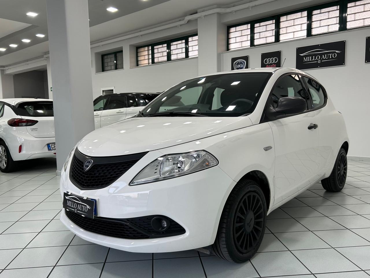 Lancia Ypsilon 1.2cc 69 CV 5 porte Gold