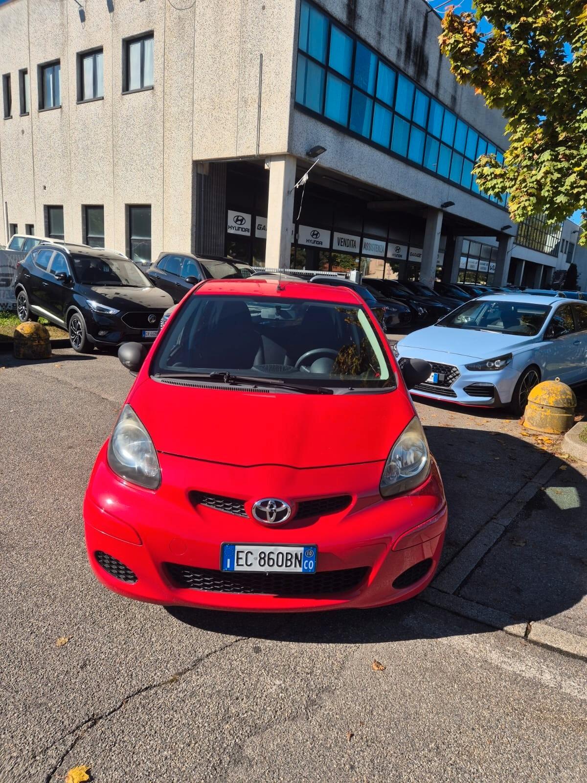 Toyota Aygo 1.0 12V VVT-i 5 porte Sol
