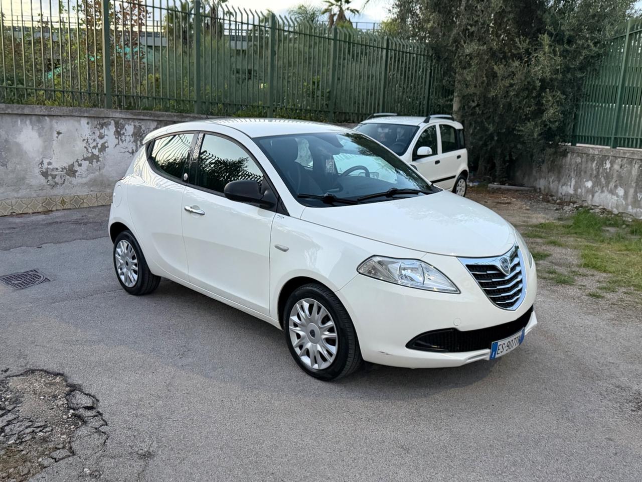 Lancia Ypsilon ECOCHIC