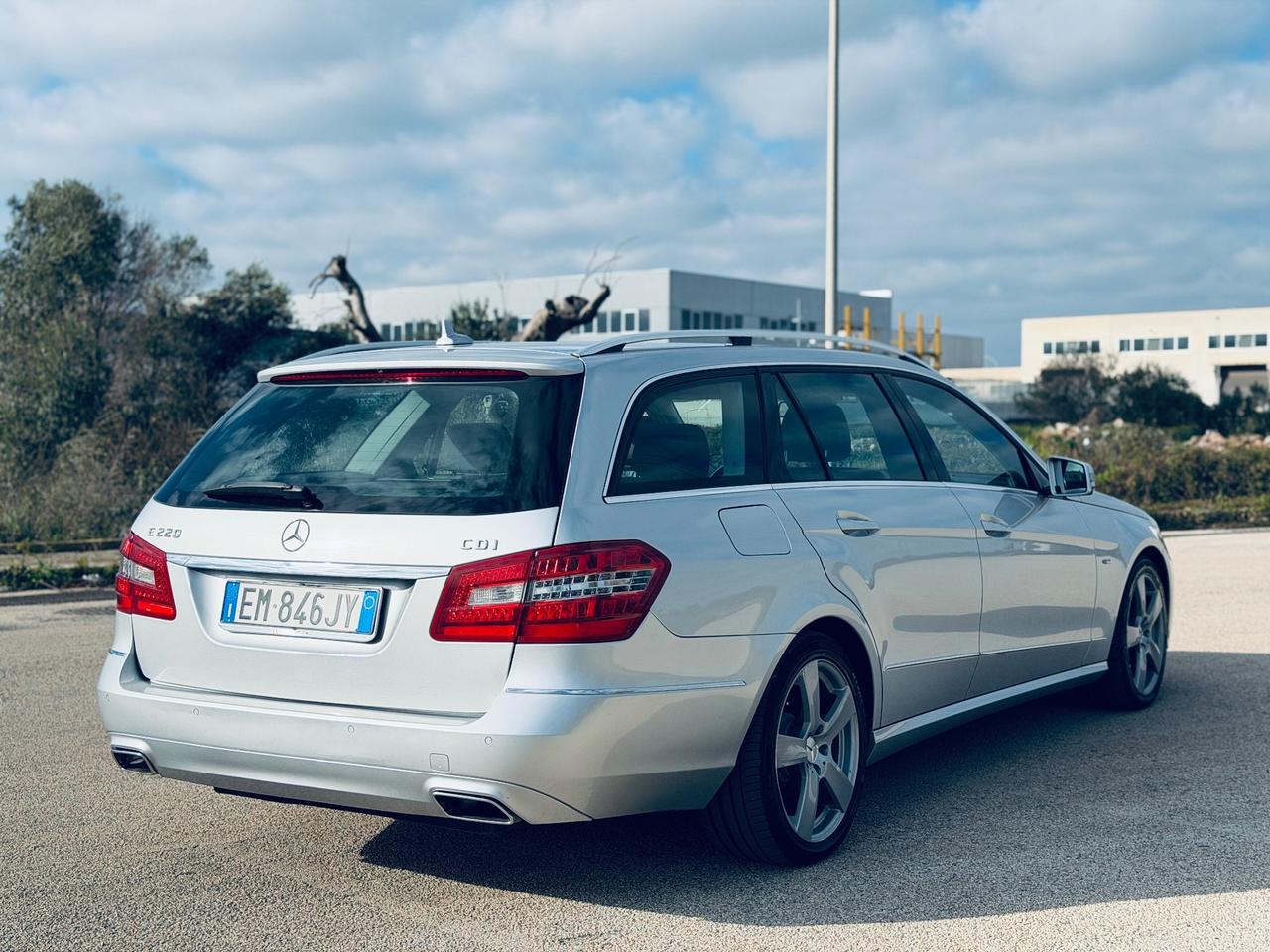 Mercedes-benz E 220 CDI BlueEFFICIENCY Avantgarde AMG