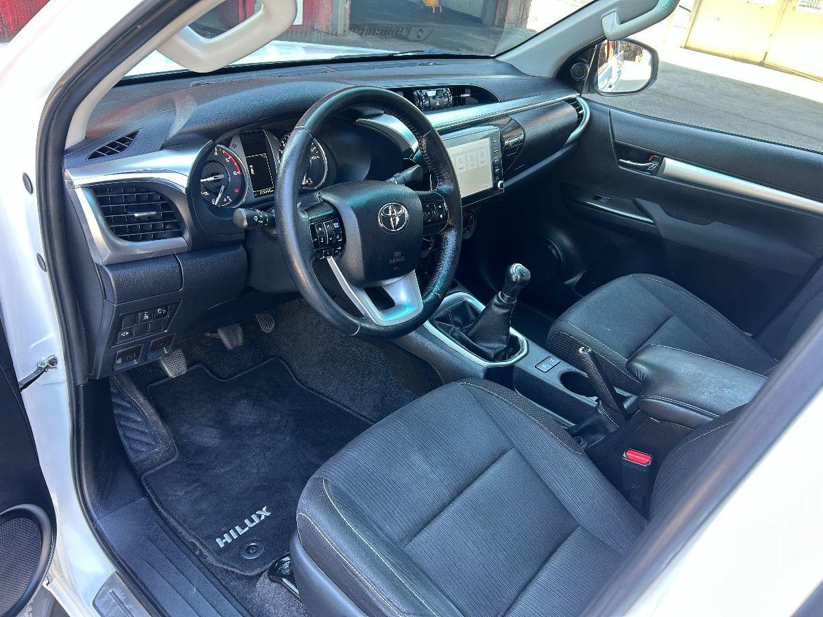 TOYOTA - Hilux 2.4 d-4d 4x4 EXECUTIVE TELECAMERA