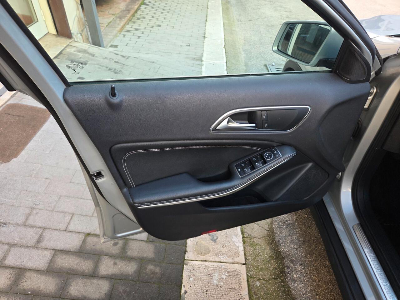 MERCEDES GLA 2.2 136 CV SOLI 100000 KM CERTIFICATI