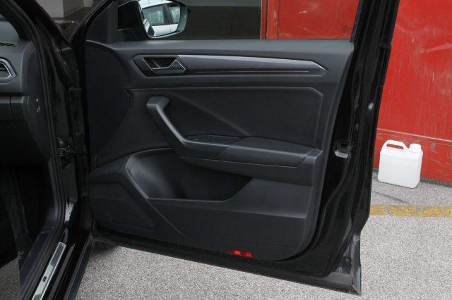 VOLKSWAGEN T-Roc 1.5 TSI ACT DSG R-LINE R LINE