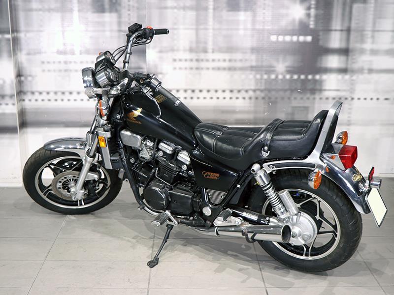 Honda VF 750 C
