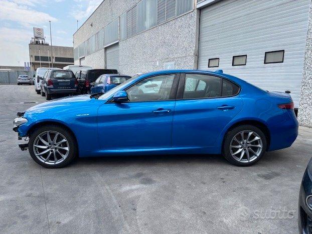 Alfa Romeo Giulia 2.2 Turbodiesel 210 CV AT8 AWD Q