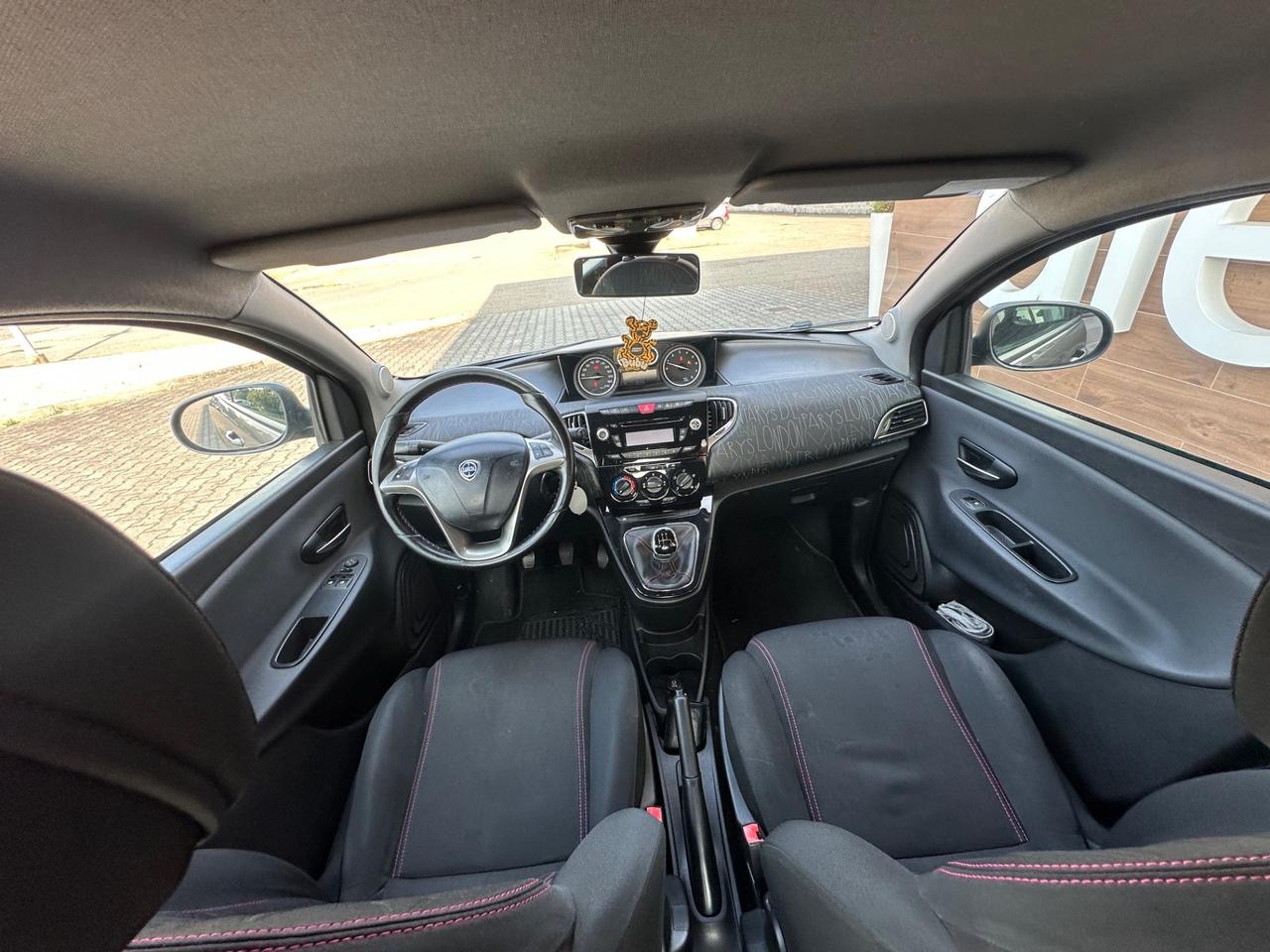 Lancia Ypsilon 85 CV 5 porte Metano Ecochic Gold
