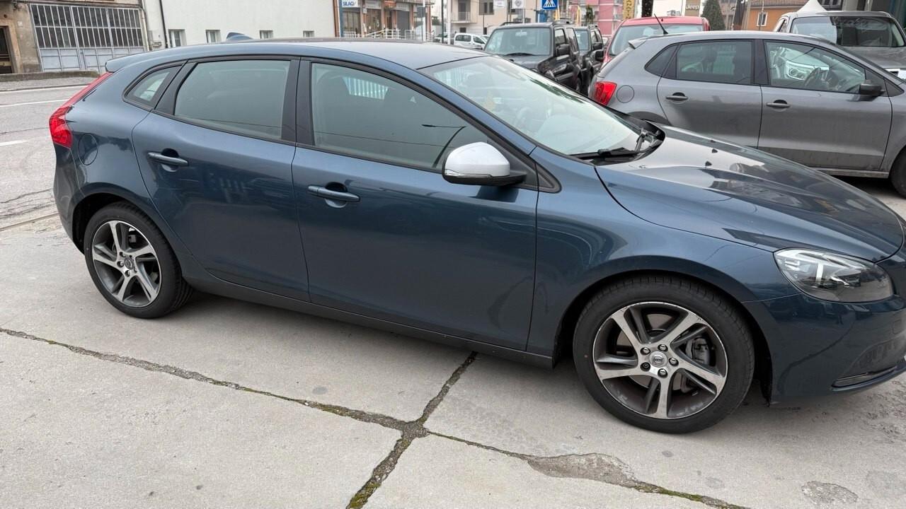 Volvo V40 D2 Momentum