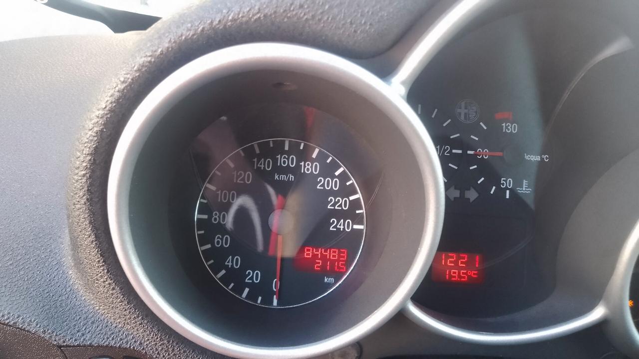 Alfa Romeo 147 1.6i 16V T.S. 84milakm Neop 5 p 03