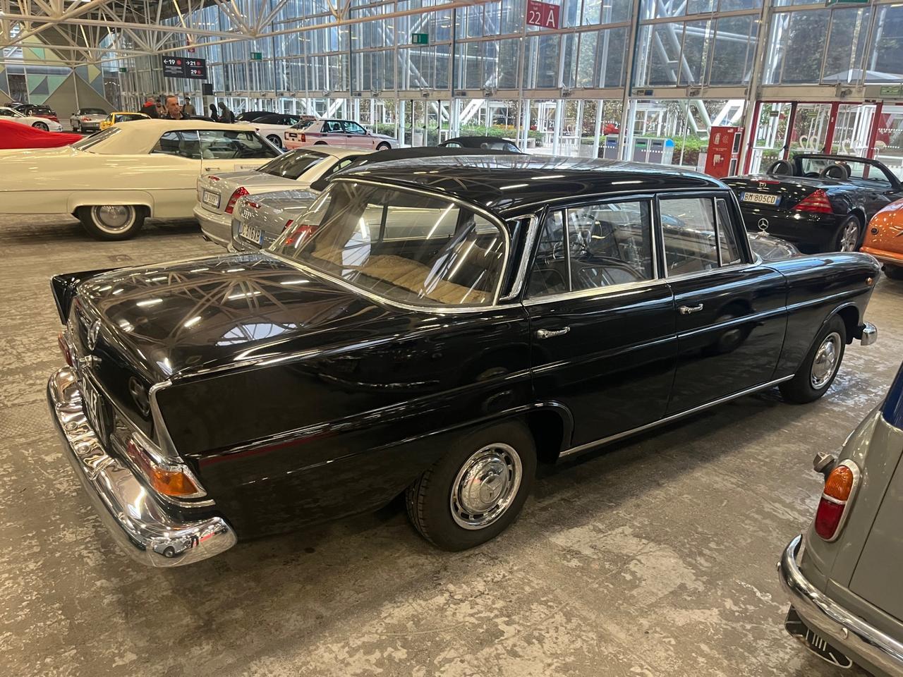Mercedes benz 230 W110 Codine 6 cilindri