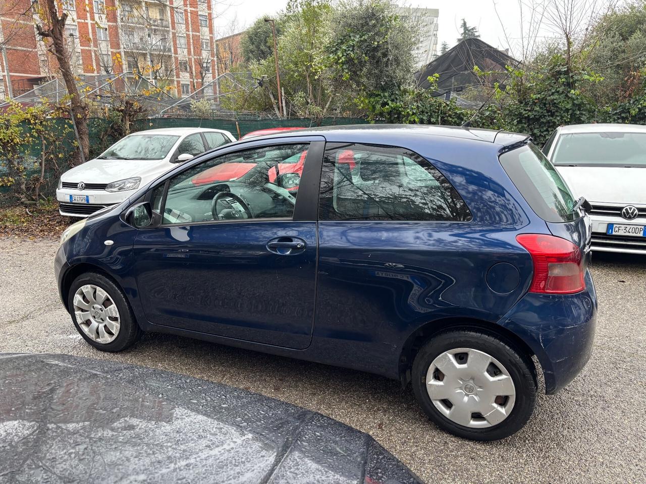 Toyota Yaris 1.0 3 porte Sol OK NEOPATENTATI