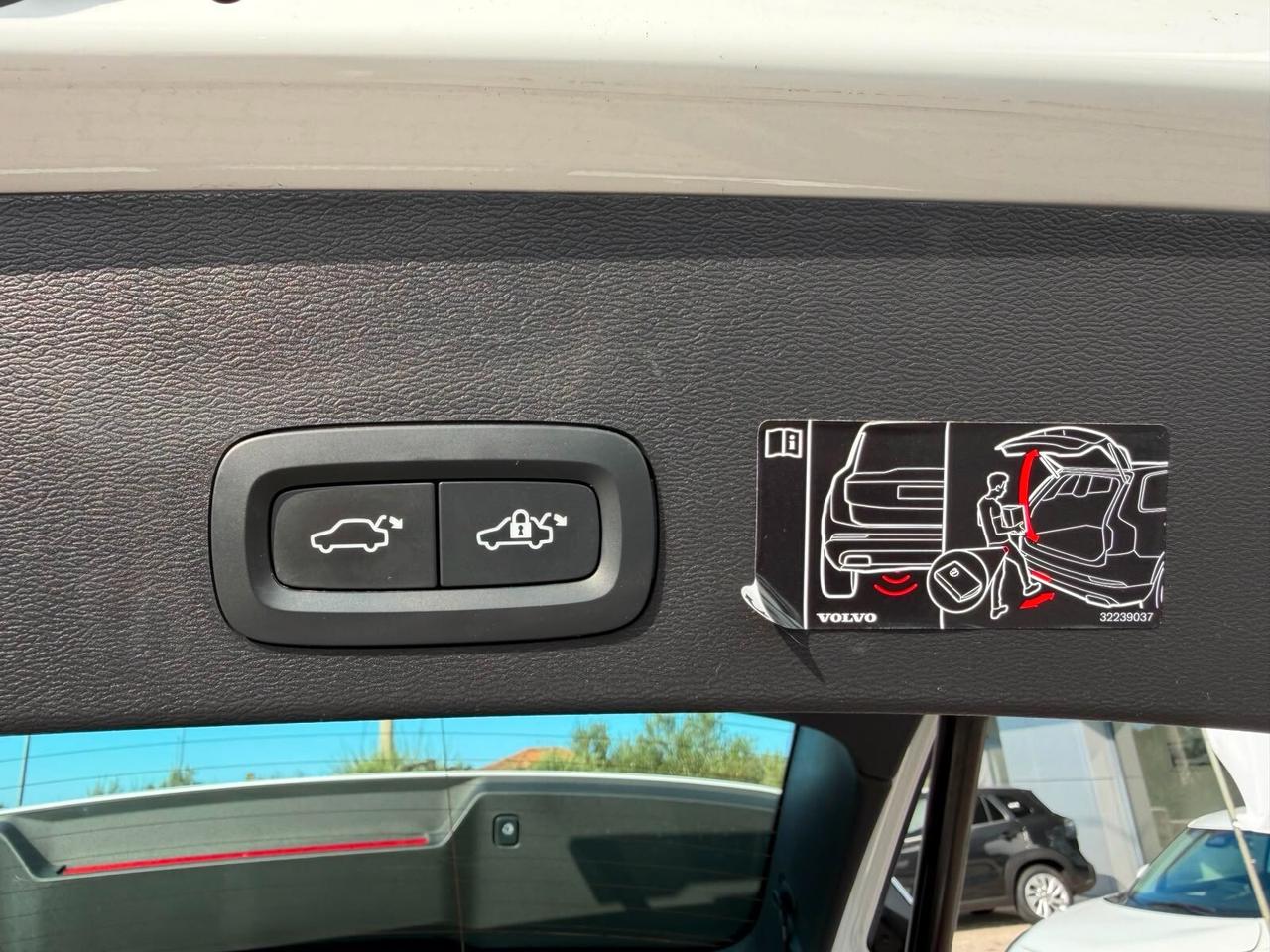 Volvo XC40 T4 Recharge Plug-in Hybrid automatico Essential