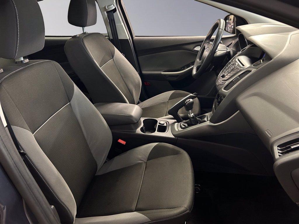 FORD Focus Titanium 5 porte del 2011