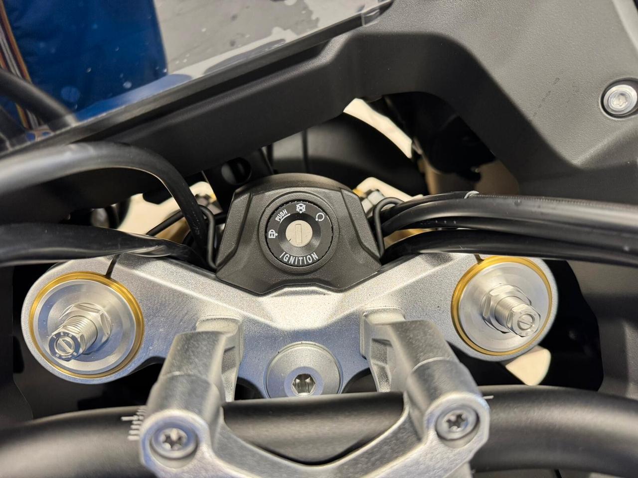 Voge Valico 625 TOTAL BLACK