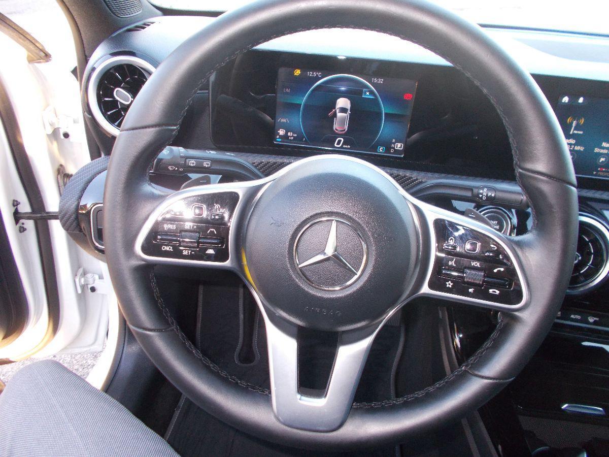 MERCEDES - Classe A - A 200 d Automatic Business