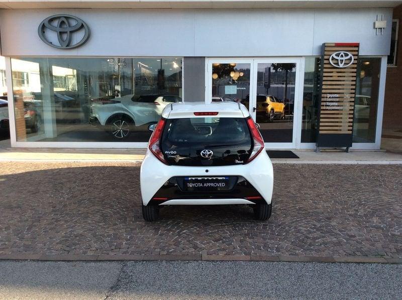 Toyota Aygo Aygo Connect 1.0 VVT-i 72 CV 5 porte x-play