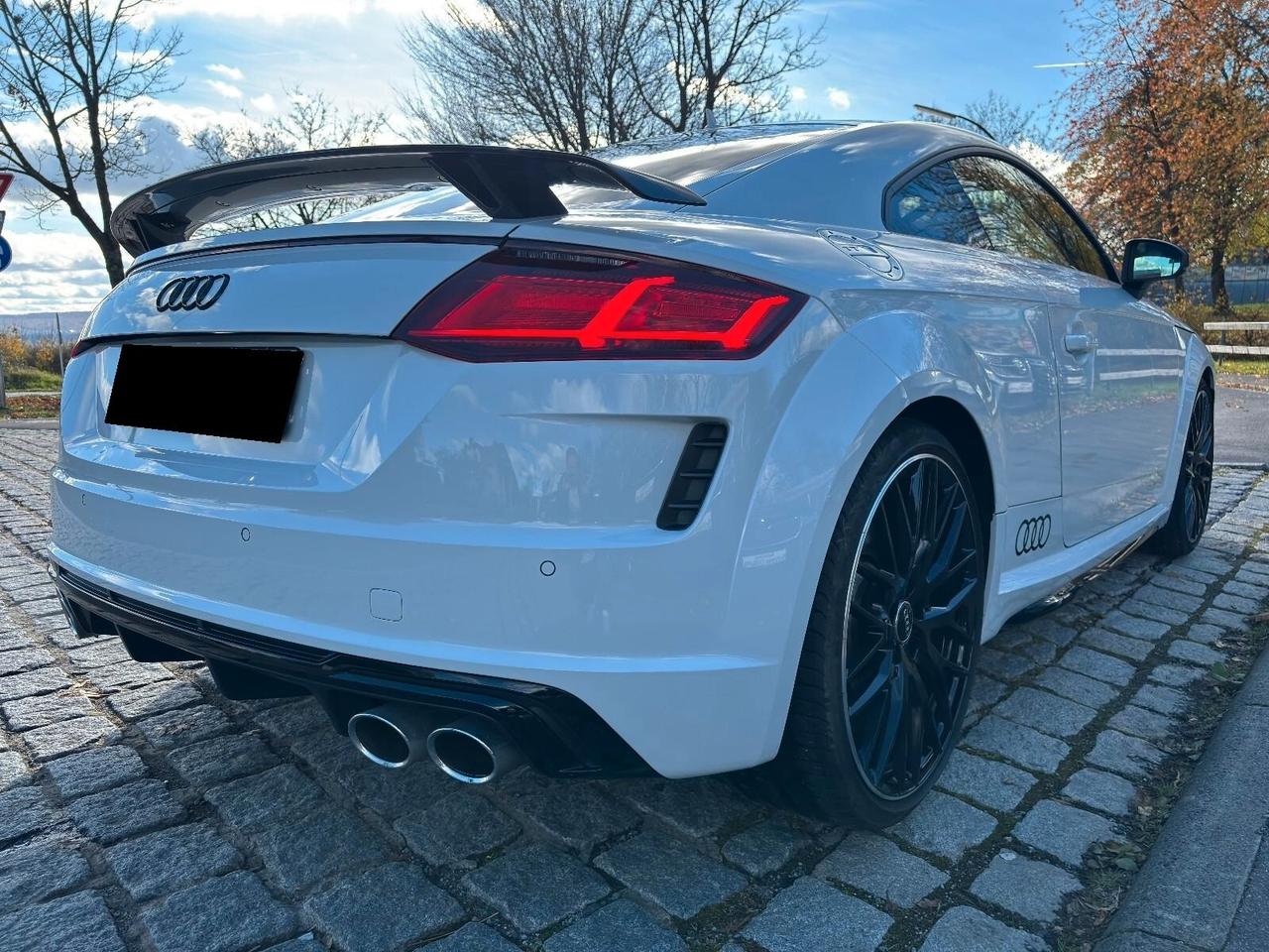Audi TT TTS Coupé TFSI quattro S tronic Competition