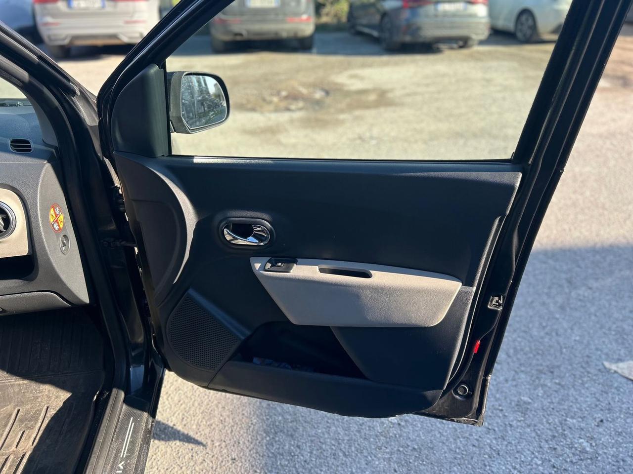 Dacia Dokker Laureate 1.5 dCi 90 #9451