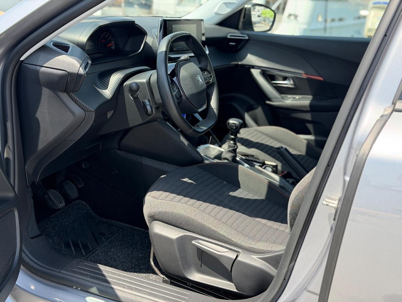 Peugeot 2008 BlueHDi 1.6 HDI 110 cv 2022 garanzia 12 mesi