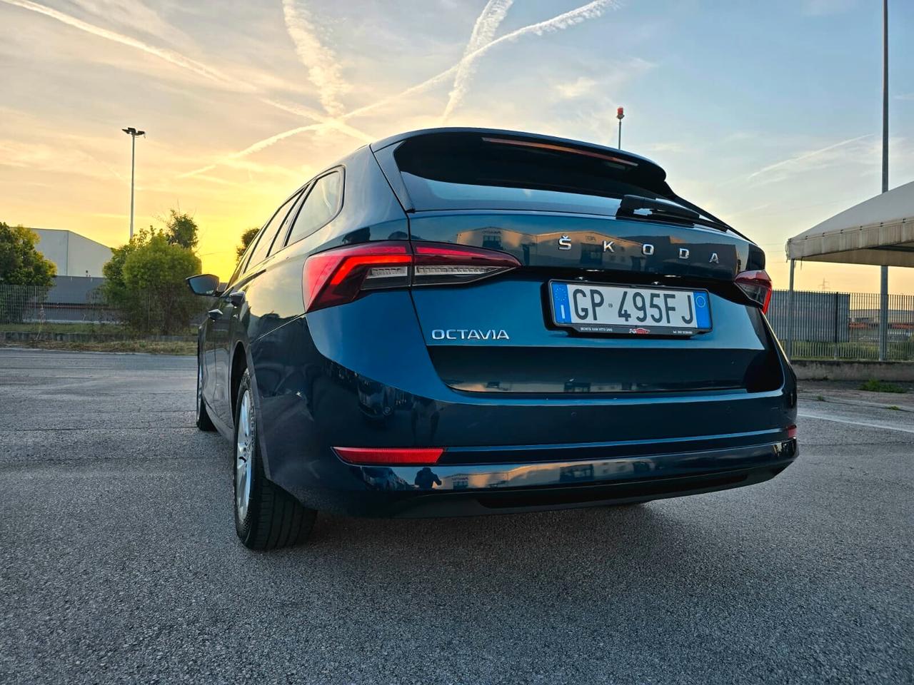 Skoda Octavia 2.0 TDI EVO SCR DSG Wagon Ambition