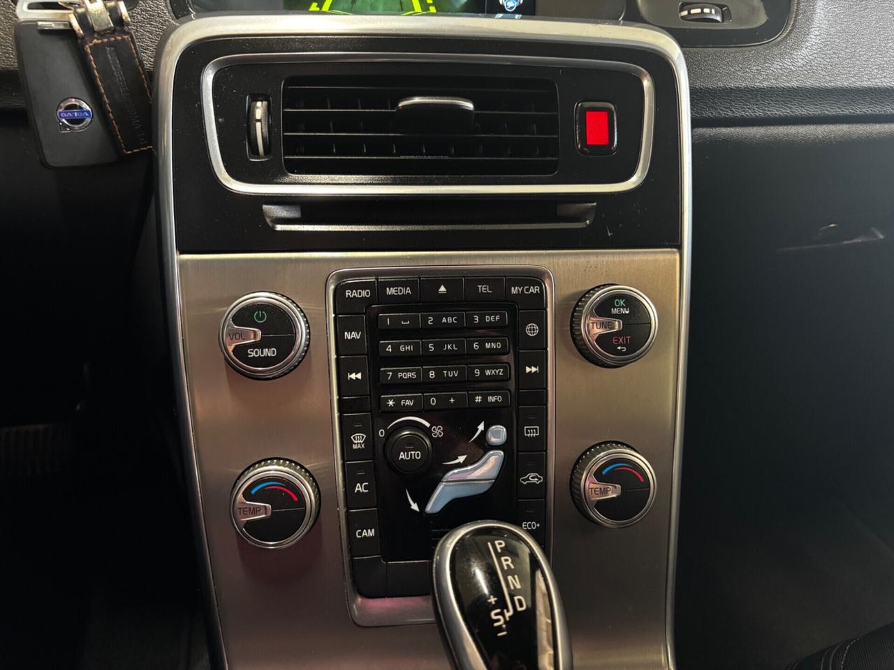 Volvo V60 Cross Country D3 Geartronic Summum