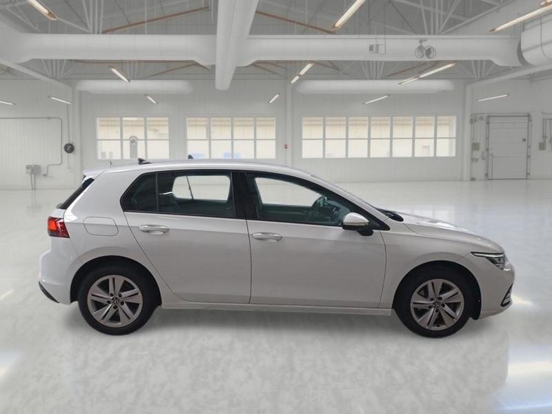 VOLKSWAGEN GOLF VIII 1.0 ETSI 81 KW EVO LIFE DSG 5 PORTE BERLINA