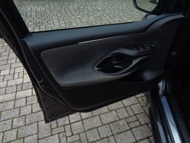 Toyota Yaris 1.5 Hybrid 5 porte Lounge NESSUN VINCOLO DI FINANZIAMENTO