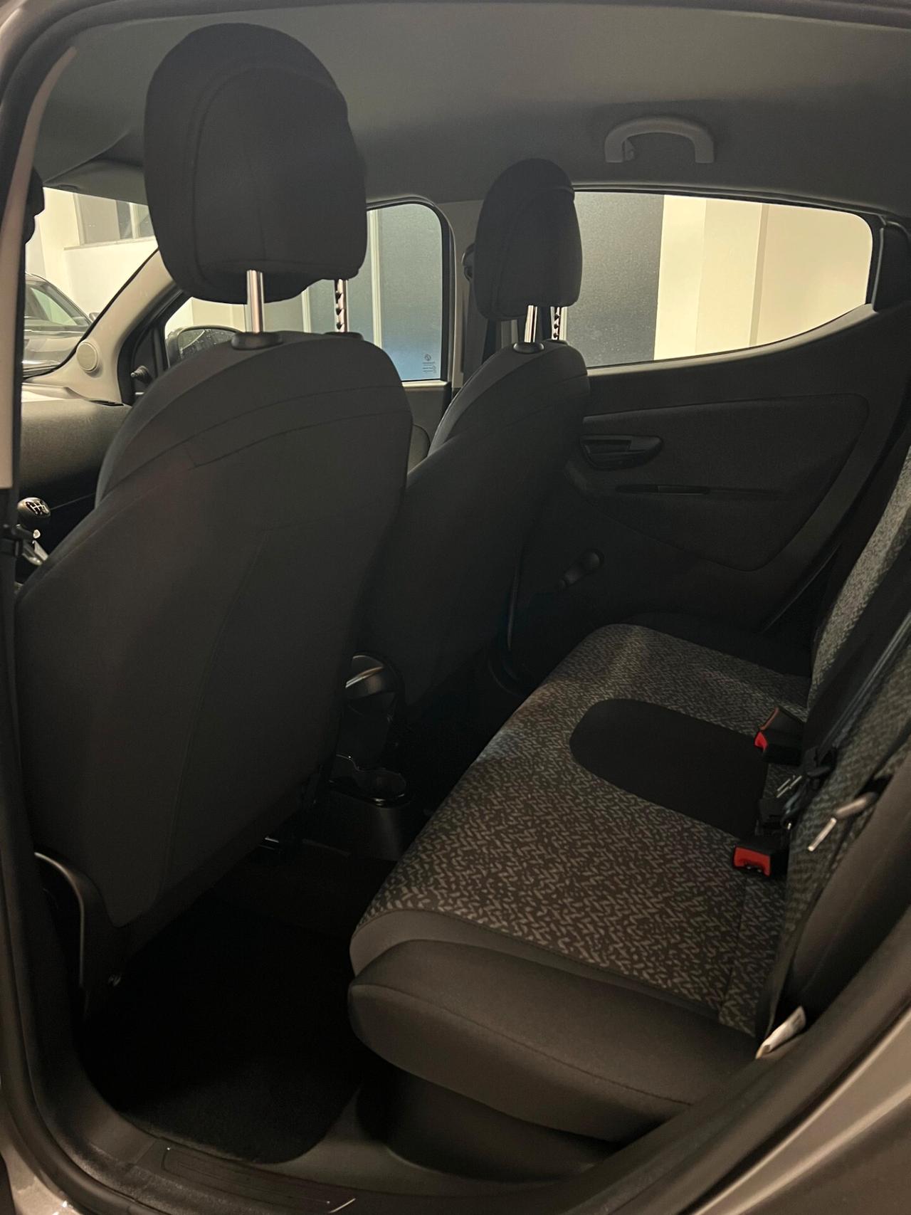 Lancia Ypsilon 1.0 FireFly 5 porte S&S Hybrid Ecochic A. Ferretti